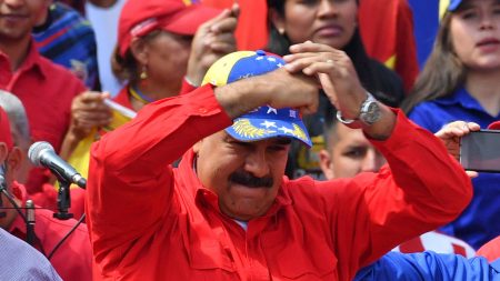 Maduro baila un reguetón después de las masivas protestas que dejaron 5 muertos y 239 heridos