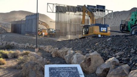 Una ciudad de Nuevo México aprueba la construcción de un muro fronterizo en terrenos privados