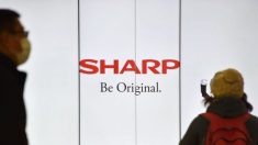El fabricante japonés de electrónicos Sharp planea trasladar la producción de laptops y pantallas fuera de China