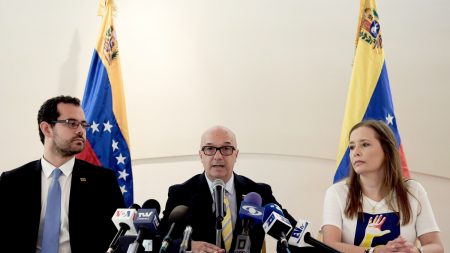 Simonovis entrega a EE.UU. lista de funcionarios que se han beneficiado del régimen chavista