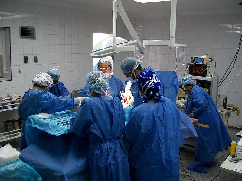 PCCh ofrece cirugías de corazón gratis a 10 niños extranjeros, y provoca ira de la opinión pública