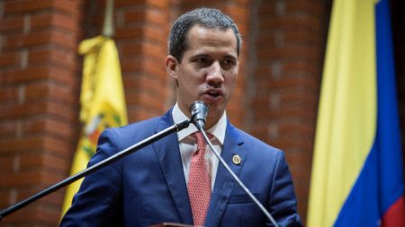 Guaidó dice que el éxodo puede llegar «fácilmente» a los 8 millones en 2020