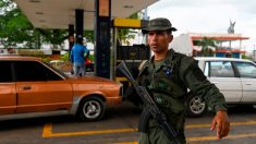 Trabajadores petroleros alertan que Venezuela se quedará sin gasolina en un mes