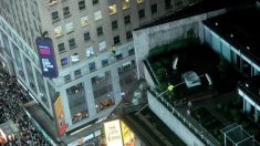 Hermanos equilibristas cruzan Times Square por un cable a 25 pisos de altura