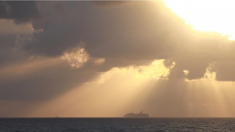 Un barco de la Guardia Costera de los Estados Unidos en el Golfo de México en una foto de archivo (Créditos: Chris Shivock/Guardia Costera de los Estados Unidos a través de Getty Images)