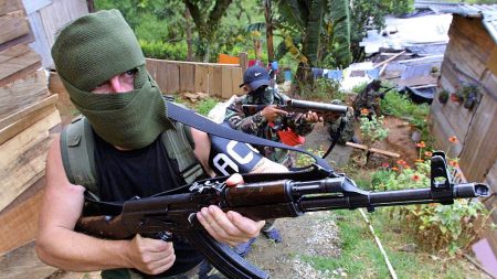 Tierra de nadie: paramilitares colombianos asesinan a militares venezolanos