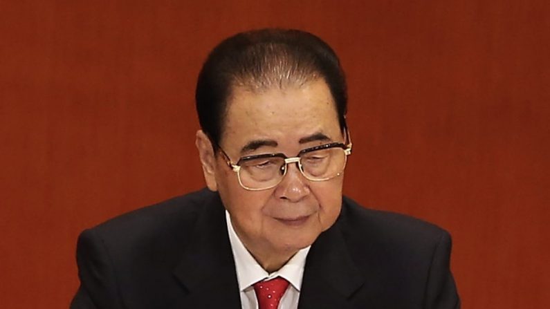 El exprimer ministro chino, Li Peng, en la sesión inaugural del 18º Congreso del Partido Comunista, que tuvo lugar en el Gran Palacio del Pueblo en Beijing el 8 de noviembre de 2012. (Lintao Zhang/Getty Images)