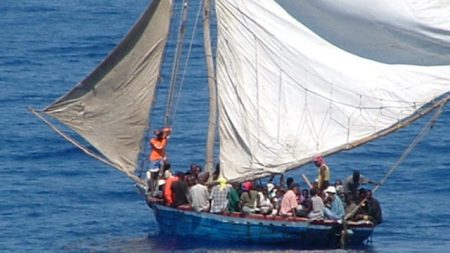 La Guardia Costera de EE.UU. repatría a 72 haitianos