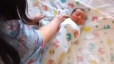 Video de una doble envoltura de bebé despierta polémica en las redes
