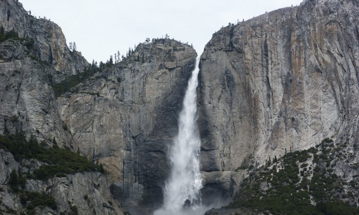 Bridalveil Fall, Yosemite National Park, California. (Pixabay)