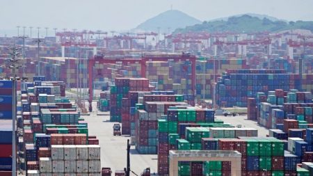 Agência de Comércio dos EUA reafirma tarifa adicional de Trump sobre importações chinesas