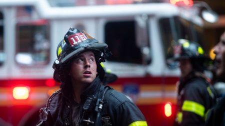 Mueren 5 niños en incendio de una guardería y 3 eran hijos de un bombero que apagaba otro fuego