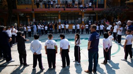 Continúa generando polémica en México enseñanza obligatoria de AMLO de ideología de género