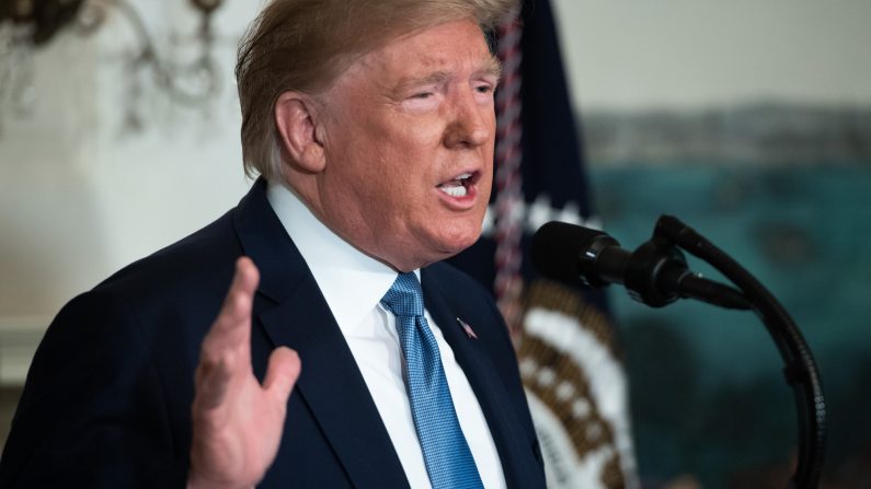El presidente de los Estados Unidos, Donald Trump, habla sobre los tiroteos masivos desde la Sala de Recepción Diplomática de la Casa Blanca en Washington, DC, 5 de agosto de 2019. (Saul Loeb/AFP/Getty Images)