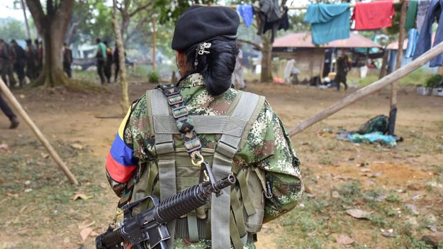 Joven abusada 9 años por las FARC rompe su silencio y denuncia reclutamiento, abuso y aborto forzado