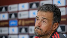 O técnico espanhol Luis Enrique anuncia falecimento de filha que lutava contra um câncer