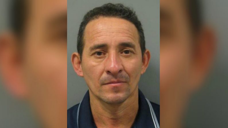Nelson Reyes Medrano, 46, é acusado de estuprar uma menina de 16 anos em seu quarto no Condado de Montgomery, Maryland (Departamento de Polícia do Condado de Montgomery)