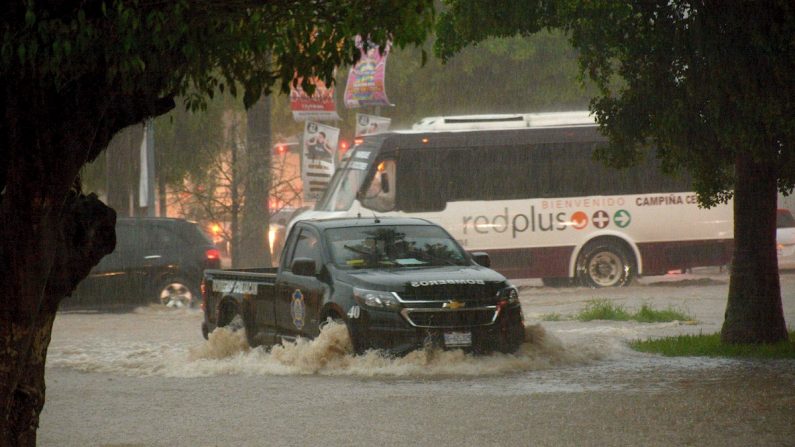 Fotografía este viernes de las afectaciones del ciclón Lorena en la ciudad de Culiacán, el estado de Sinaloa (México). EFE/Juan Carlos Cruz