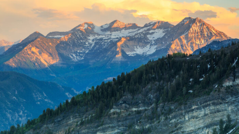 (Mount Timpanogos, Utah, USA/Shutterstock)