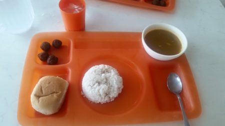 Despiden a cubano por publicar una foto de su almuerzo en Facebook y compararla con Chérnobyl