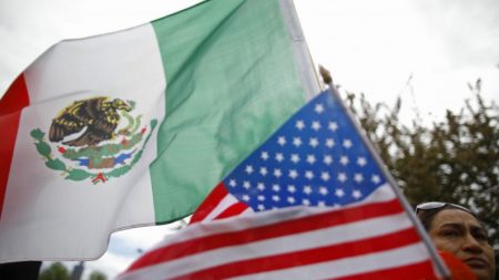 Candidato republicano do Arizona propõe «anexar» México aos Estados Unidos