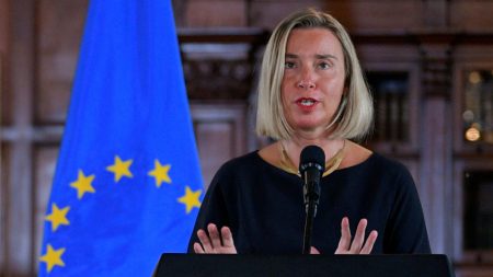 Representante da UE admite dificuldade em manter o acordo nuclear com o Irã