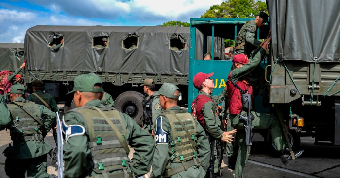 Soldados de la Guardia Nacional de Venezuela en Caracas, el 15 de mayo de 2018. Foto de LUIS ROBAYO/AFP/Getty Images.