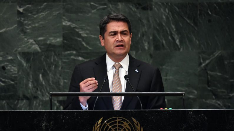 El Presidente de Honduras, Juan Orlando Hernández, se dirige al Debate General del 74º período de sesiones de la Asamblea General en las Naciones Unidas en Nueva York el 26 de septiembre de 2018. (TIMOTHY A. CLARY/AFP/Getty Images)