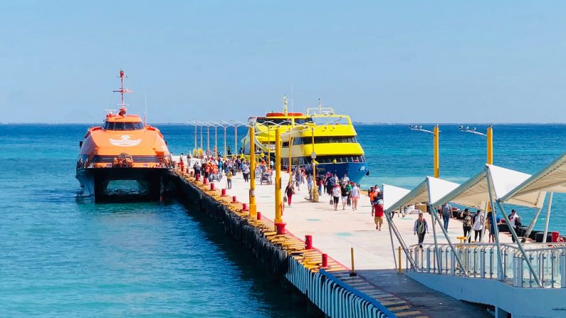 Muelle de los transbordadores hacia la isla de Cozumel, en el balneario turístico de Playa del Carmen, Estado de Quintana Roo, el 15 de febrero de 2019. (DANIEL SLIM/AFP/Getty Images)
