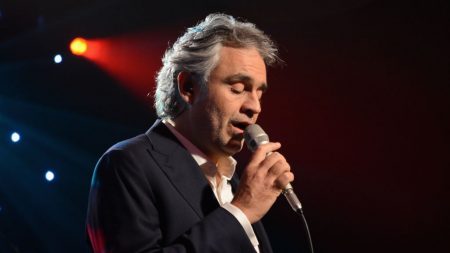 El tenor italiano Andrea Bocelli tuvo el virus del PCCh y dona su plasma para la investigación