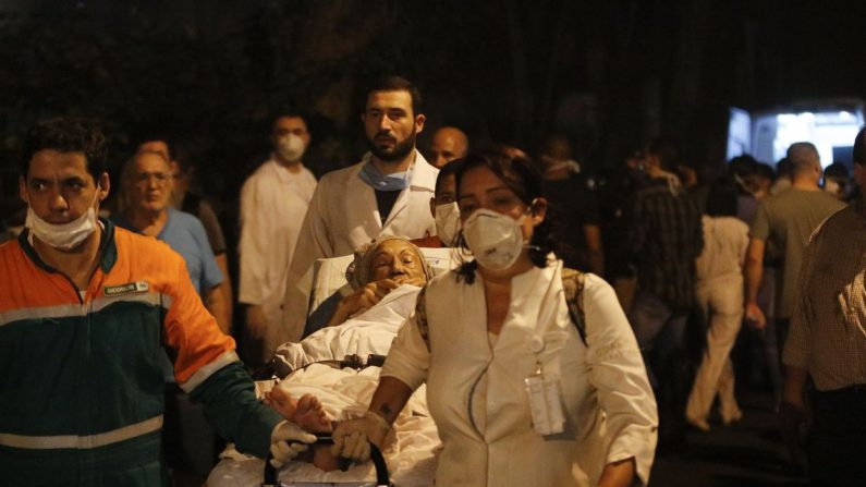 Incêndio atinge prédio do Hospital Badim, no bairro do Maracanã, zona Norte da cidade (Fernando Frazão/ Agência Brasil)