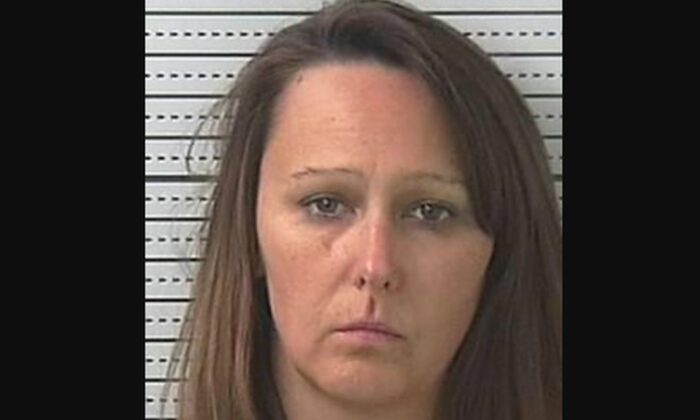 Tammie Brooks, 40, foi acusada de abandono ou abuso de uma criança, resultando em morte (Polícia de Hobbs)