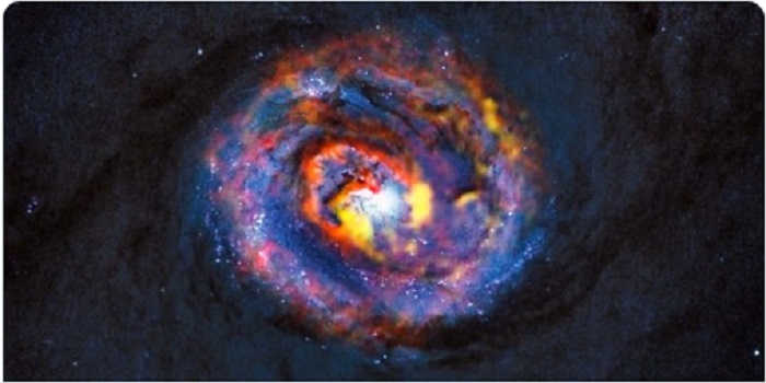 Pesquisa realizada pelo telescópio espacial Fermi da NASA confirmou um ciclo de dois anos no brilho de raios gama de uma galáxia "ativa" (Imagem de @CieloTiedra)
