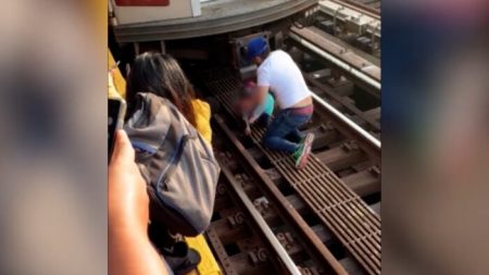Escalofriantes últimas palabras del padre que saltó con su hija frente a un tren en Nueva York