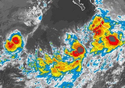 Imagen de satélite del 18 de septiembre de 2019 muestran a las tormentas tropicales Kiko a izquierda, Mario al centro y Lorena an la costa de México ( GOES)