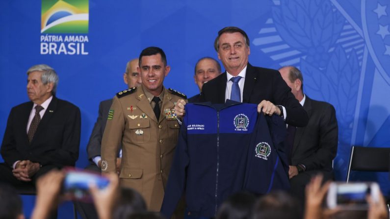 O Presidente Jair Bolsonaro durante o Lançamento do Programa Nacional das Escolas Cívico-Militares – PECIM (Antonio Cruz/ Agência Brasil)