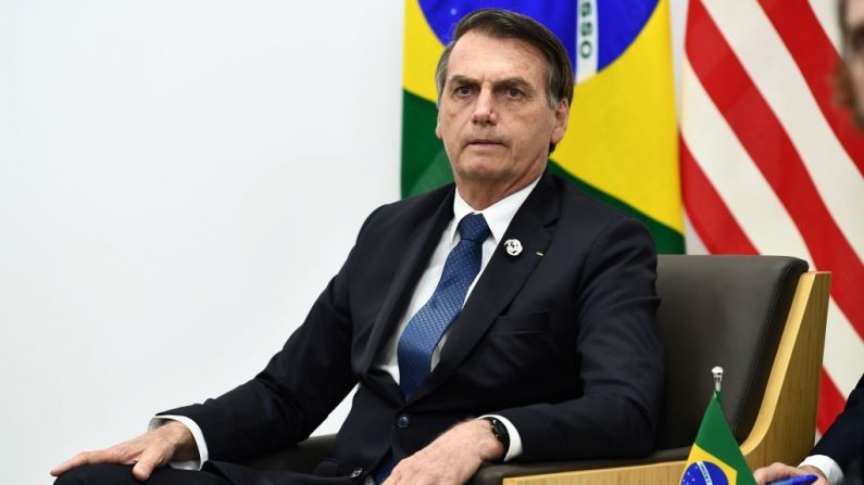 O presidente do Brasil, Jair Bolsonaro, se reúne com o presidente dos EUA, Donald Trump, durante uma reunião bilateral à margem da Cúpula do G20 em Osaka, em 28 de junho de 2019 (Foto por BRENDAN SMIALOWSKI / AFP / Getty Images)