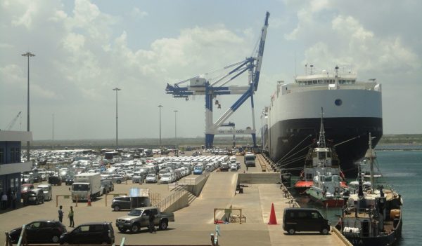 Porto de Hambantota atualmente alugado para a China pelo prazo de 99 anos, no Sri Lanka (Creative Commons)