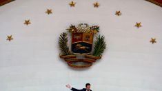 Juan Guaidó é mantido como líder do Parlamento da Venezuela