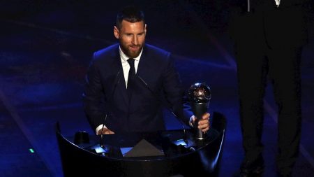 Messi é eleito pela 6ª vez como melhor jogador do mundo pela Fifa