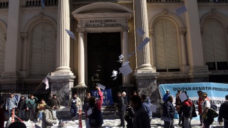 Protestos pedem que Macri declare emergência alimentícia na Argentina