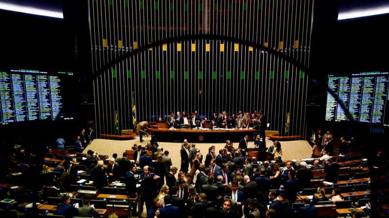 Visão geral da plenária da Câmara dos Deputados durante o início do processo de votação da reforma previdenciária no Congresso Nacional em Brasília, em 9 de julho de 2019 (Foto por EVARISTO SA / AFP / Getty Images)