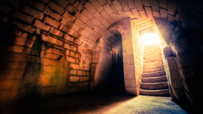 El misterioso sótano de su casa resultó ser un pasadizo secreto para
