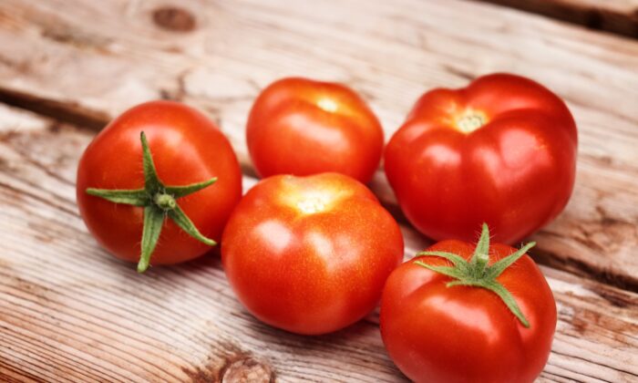 Imagen ilustrativa de tomates. (Karen Stahlros/Unsplash)