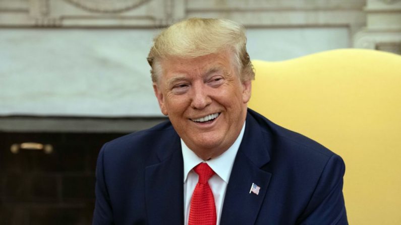 El presidente de los Estados Unidos, Donald Trump, habla a la prensa en la Oficina Oval de la Casa Blanca en Washington, el 11 de septiembre de 2019. (Nicholas Kamm/AFP/Getty Images)