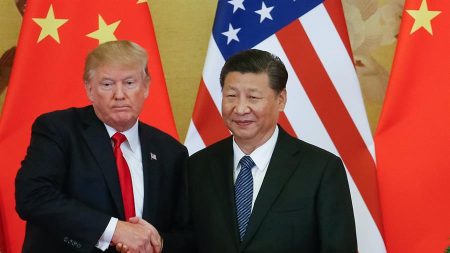 China reforça desejo de chegar ao acordo comercial, mas ameaça os EUA
