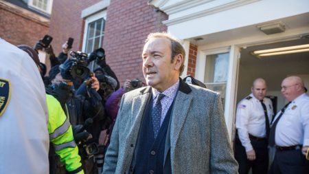 Kevin Spacey no afrontará cargos tras la muerte del hombre que lo acusó de agresión sexual