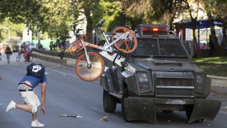 Chile: Declaran estado de emergencia luego que disturbios dejaran 308 detenidos y 167 heridos