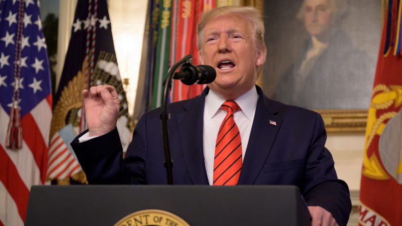 El presidente de los Estados Unidos, Donald Trump, hace un importante anuncio el 27 de octubre de 2019 sobre la Casa Blanca en Washington, DC. (Jim Watson/AFP a través de Getty Images)
