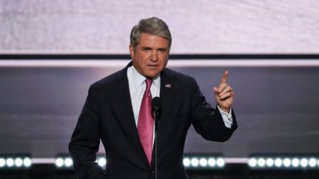 Rep. McCaul insta a la Cámara de Representantes a ser imparcial en investigación contra Trump